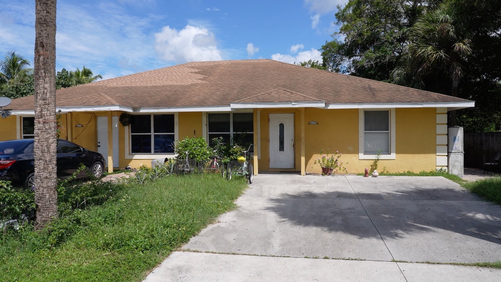 A home in Florida where at least 13 unaccompanied children were delivered to